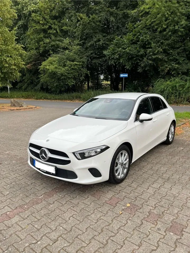 Mercedes-Benz A 220