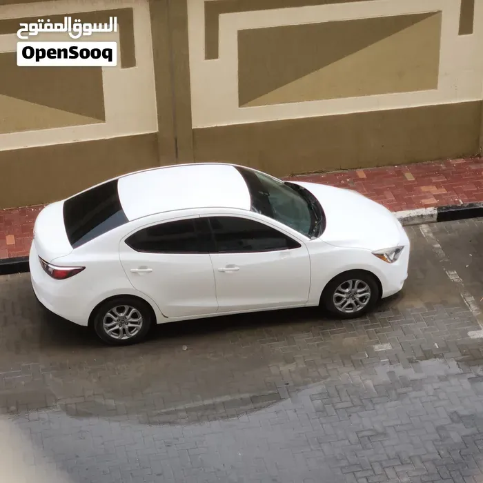 Toyota Yaris 2017 photo 3