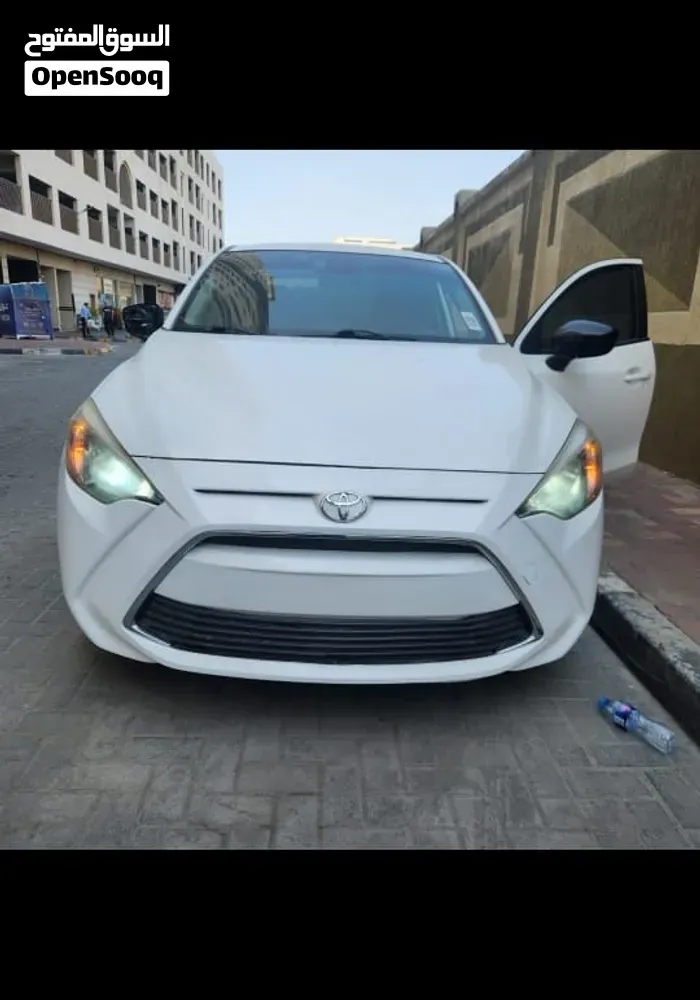 Toyota Yaris 2017 photo 2