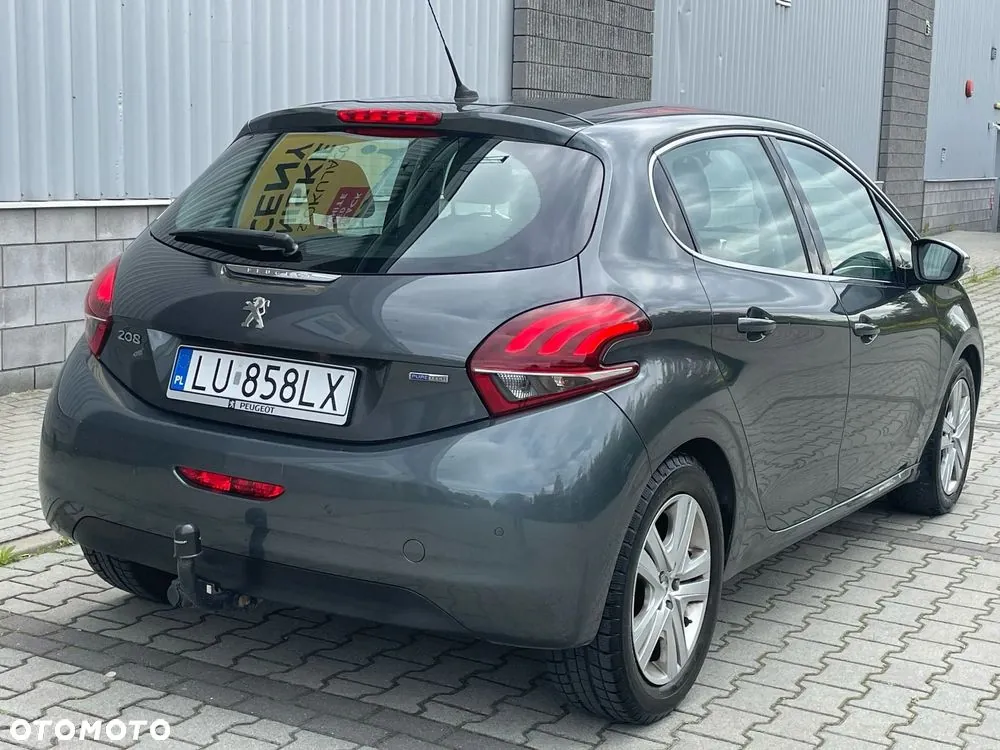 Peugeot 208 2016 photo 3