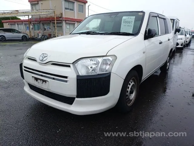 Toyota Succeed Van