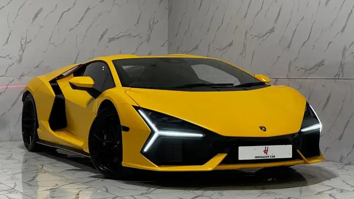 Lamborghini Revuelto