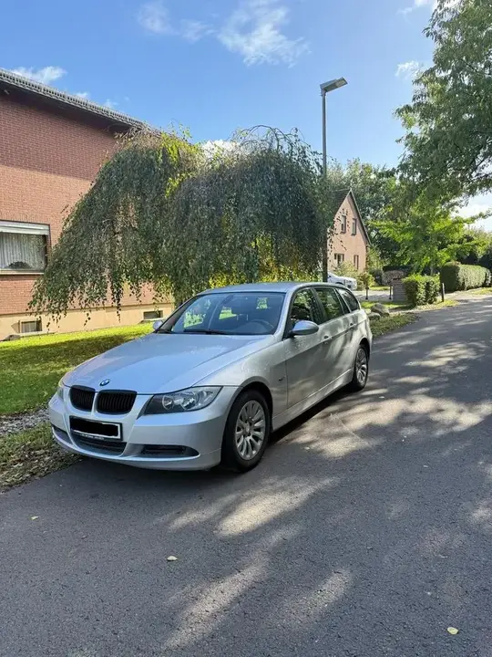 BMW 320I