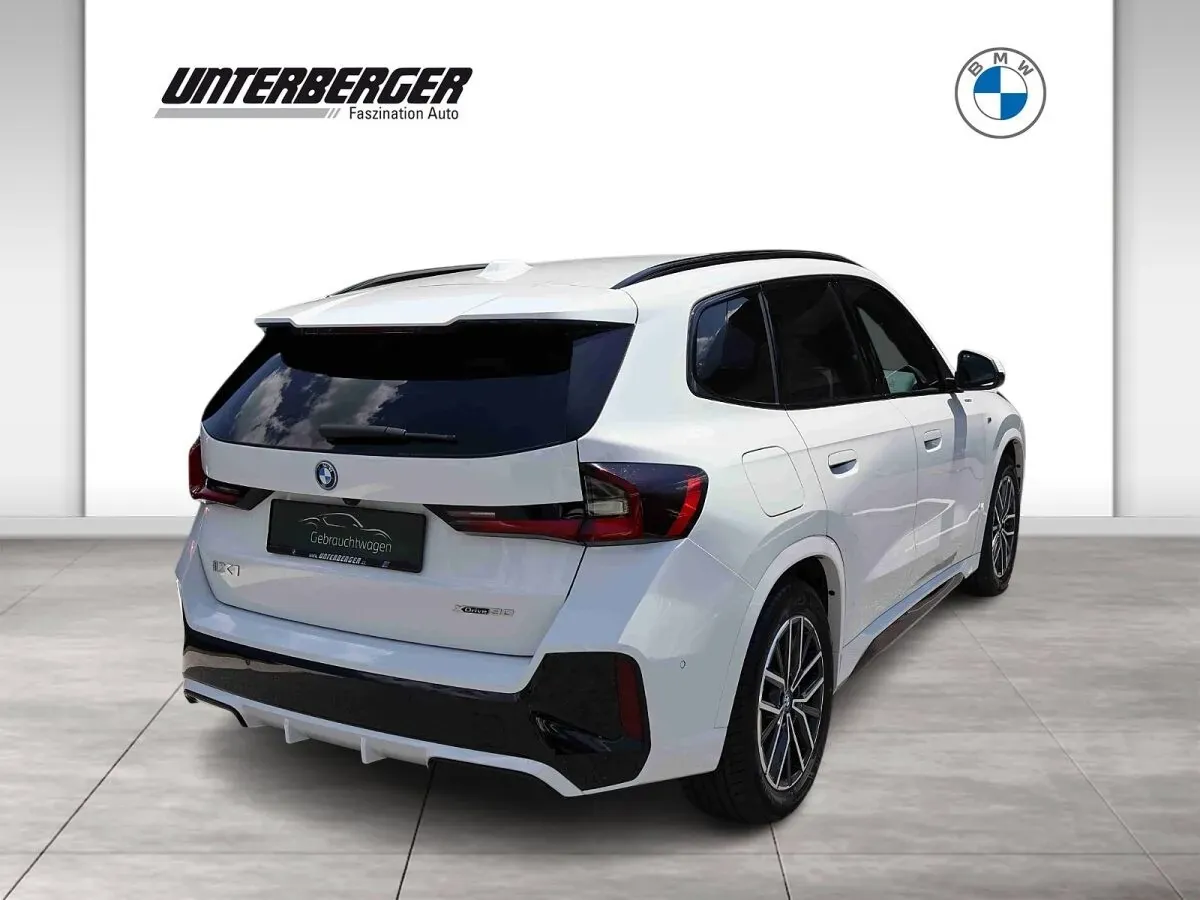 BMW Ix1 2025 photo 2