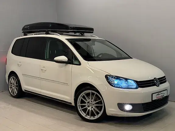 Volkswagen Touran 2012 photo 3