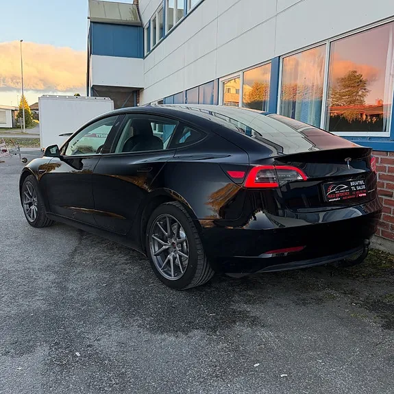 Tesla Model 3 2021 photo 4