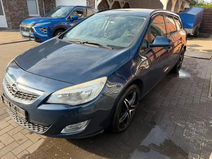 Opel Astra J