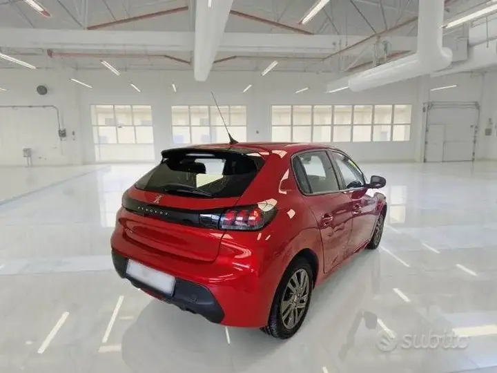 Peugeot 208 2022 photo 2