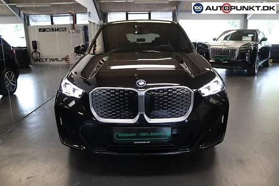 BMW Ix1 2025 photo 2