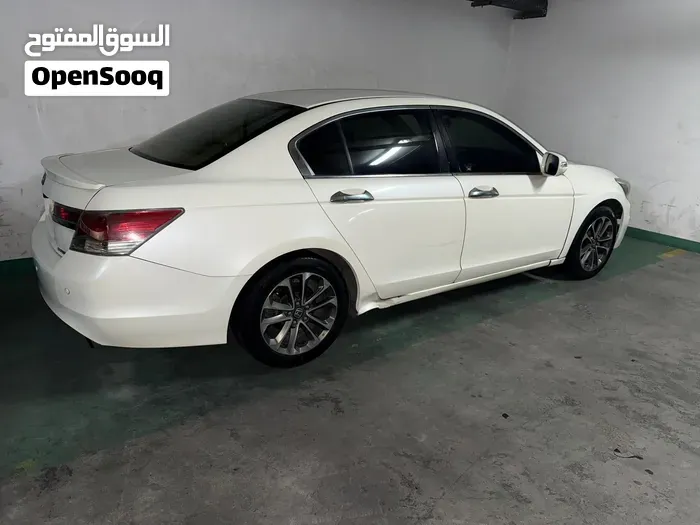 Honda Accord 2011 photo 2