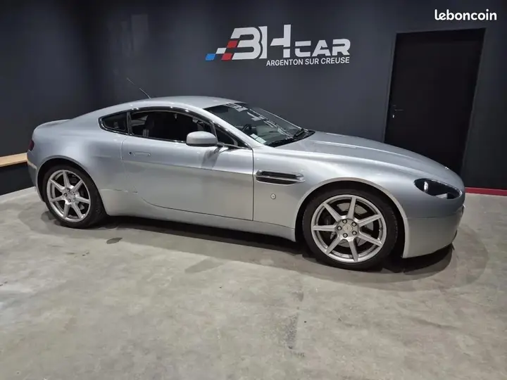 Aston Martin V8 Vantage 2006 photo 4