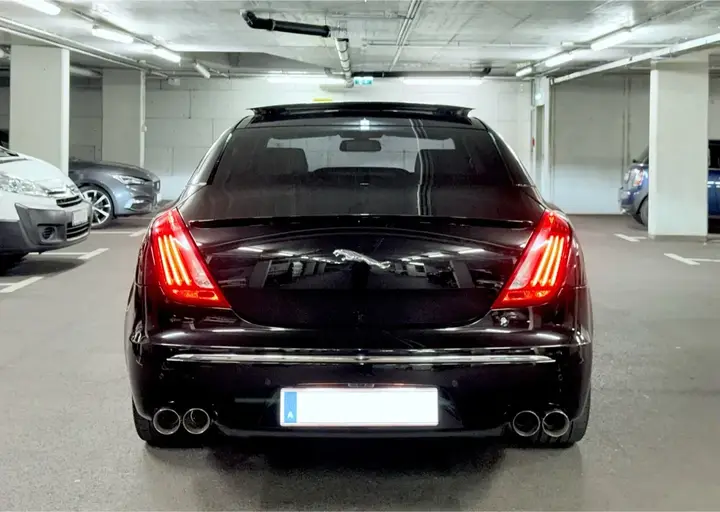 Jaguar Xj