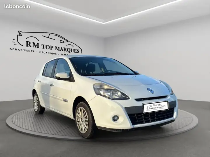 Renault Clio 2012 photo 3