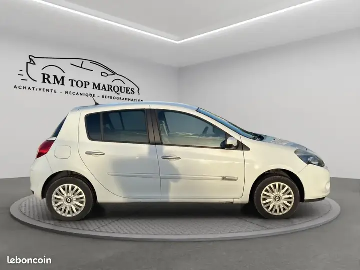 Renault Clio 2012 photo 4
