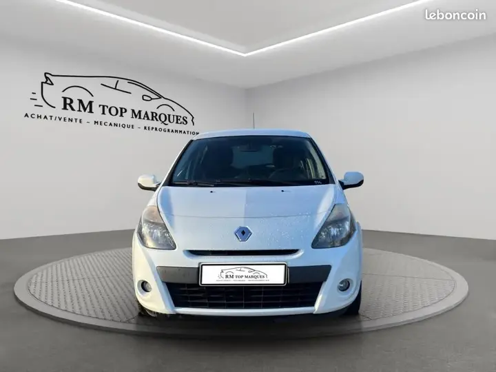 Renault Clio 2012 photo 2