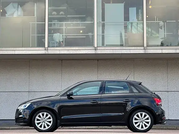 Audi A1 2018 photo 2