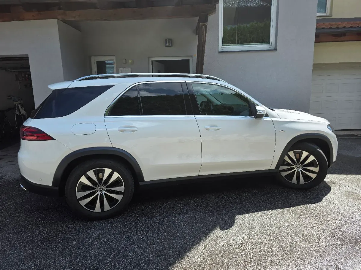 Mercedes-Benz Gle 2025 photo 2