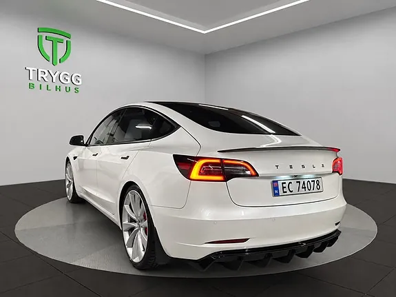 Tesla Model 3 2021 photo 3