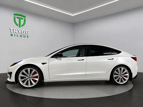 Tesla Model 3 2021 photo 2