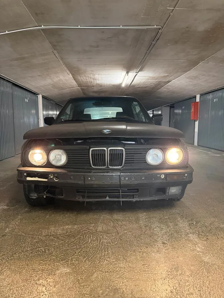 BMW E30