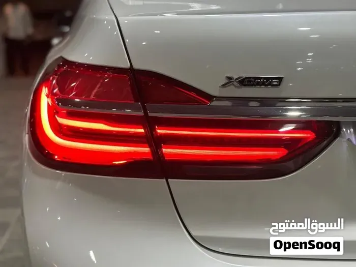BMW 7 Series 2016 photo 2