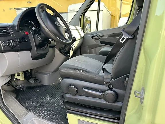Volkswagen Crafter 35 2015 photo 3