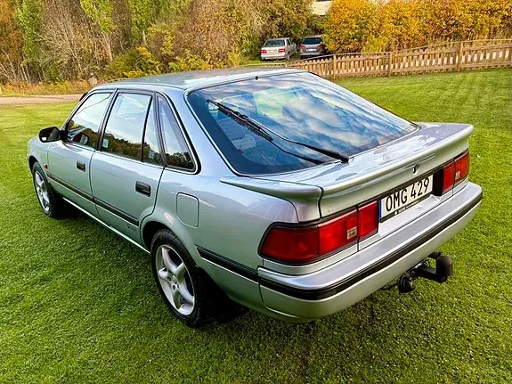 Toyota Carina 1989 photo 4