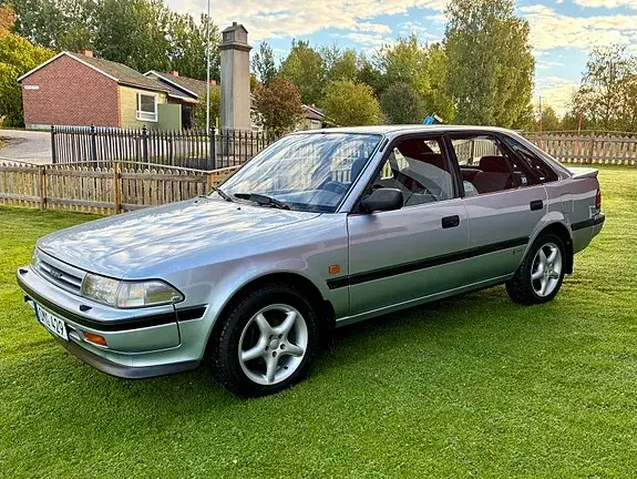 Toyota Carina 1989 photo 2