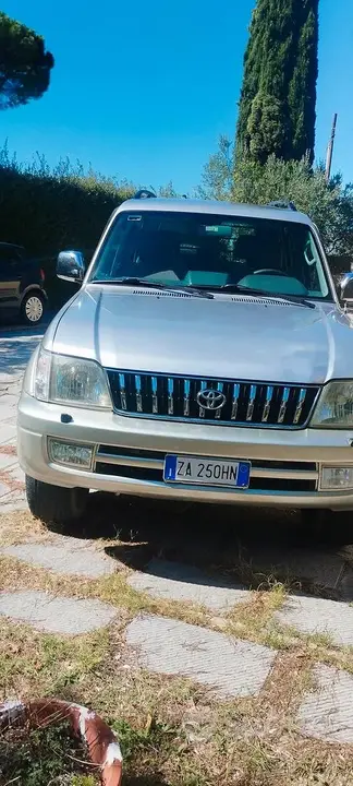 Toyota Land Cruiser 2001 photo 2