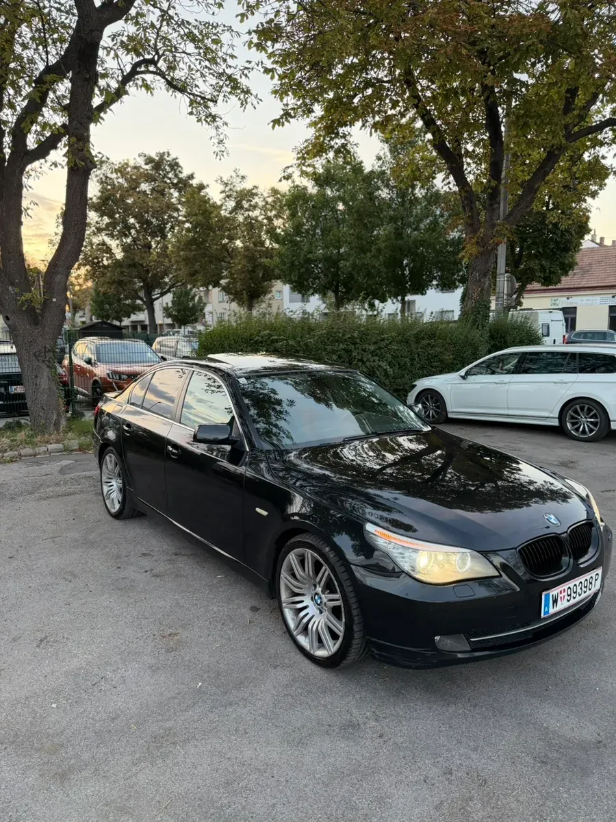 BMW 5 Series 2008 photo 2