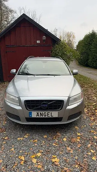 Volvo V70 2011 photo 2