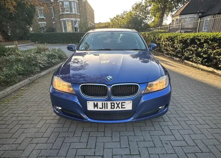 BMW 3 Series 2011 photo 4