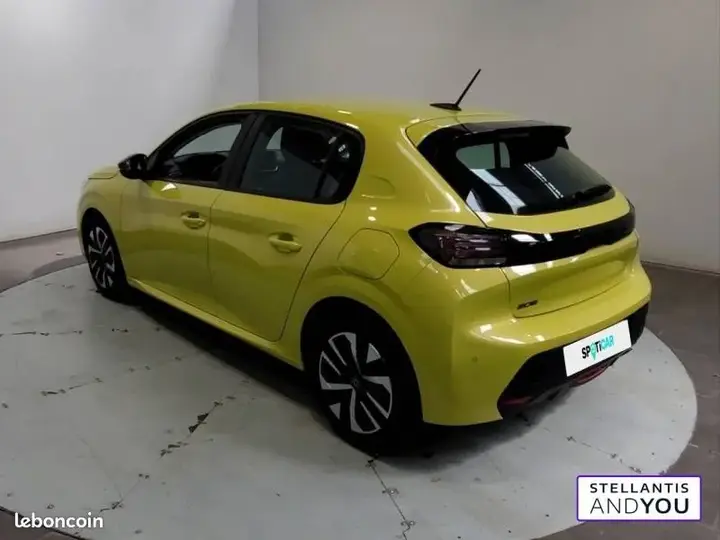 Peugeot 208 2024 photo 3