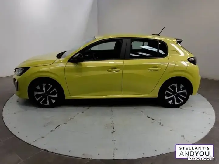 Peugeot 208 2024 photo 2