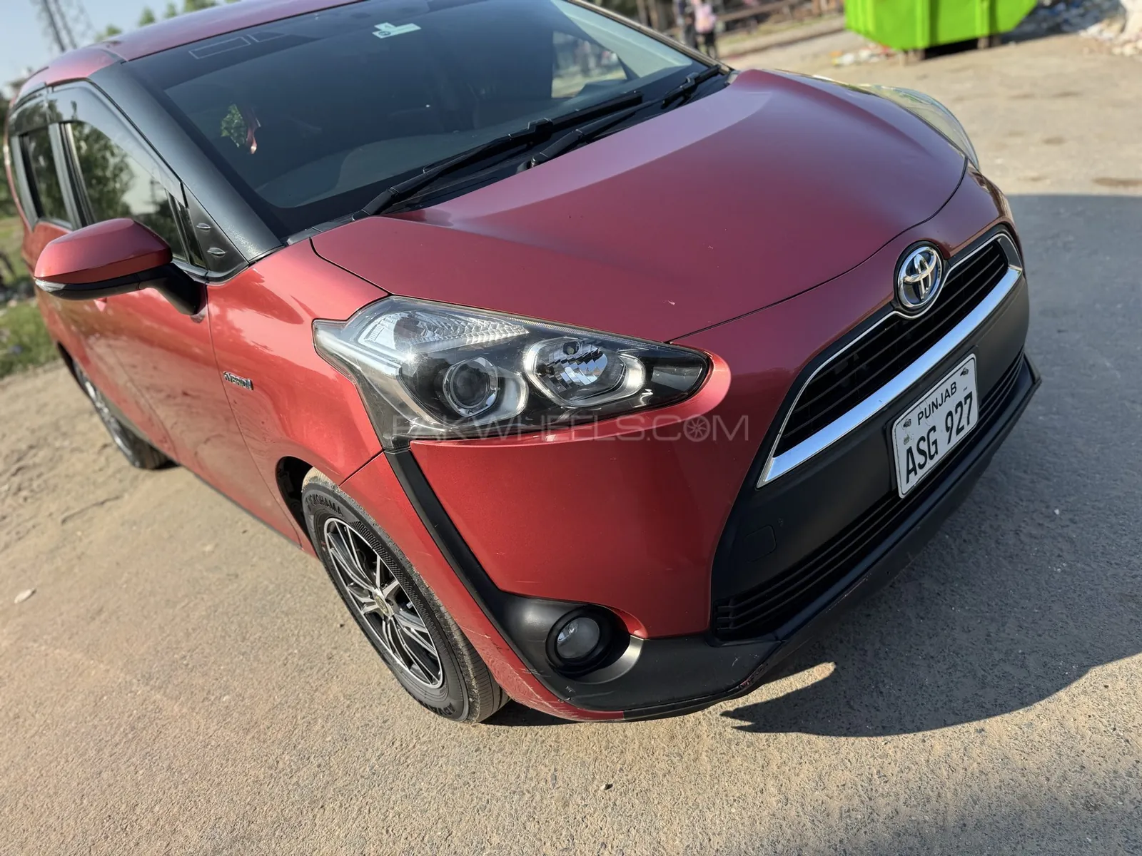 Toyota Sienta