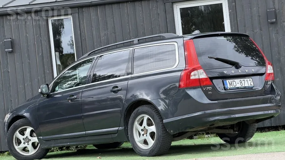 Volvo V70 2010 photo 3