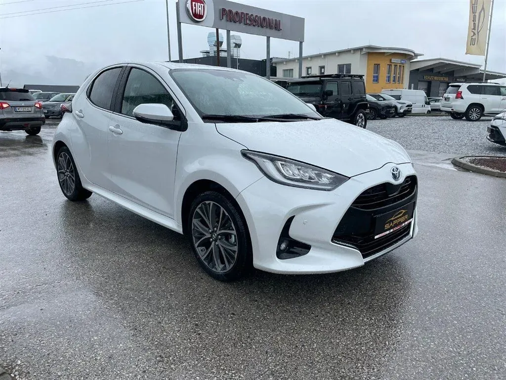 Toyota Yaris 2024 photo 3