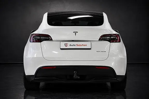 Tesla Model Y 2023 photo 4