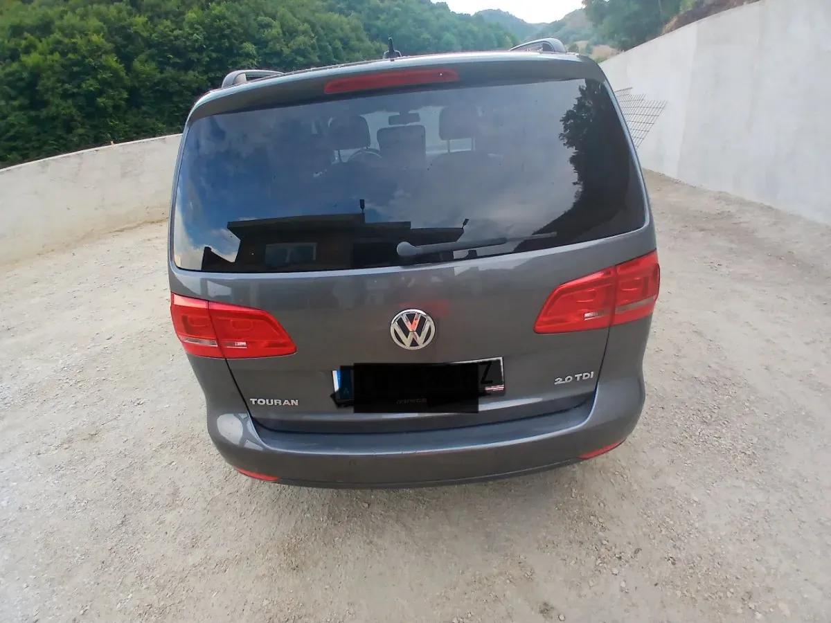 Volkswagen Touran 2014 photo 2