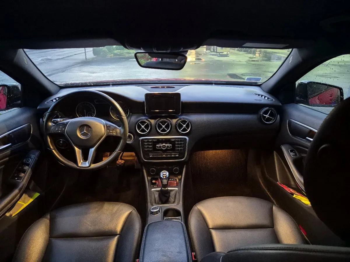 Mercedes-Benz A-Class 2013 photo 2