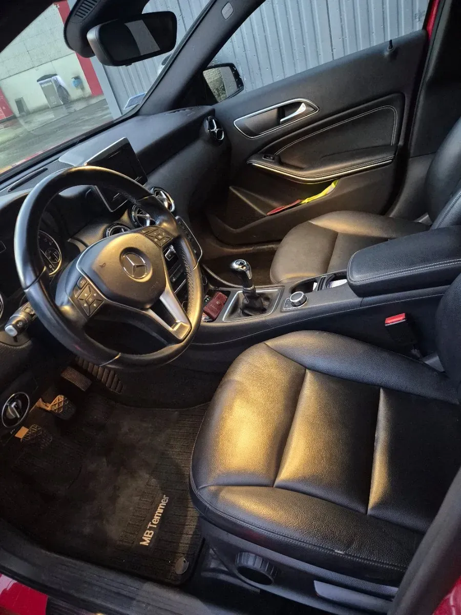 Mercedes-Benz A-Class 2013 photo 3