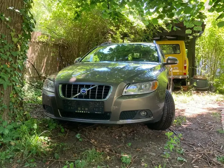 Volvo V70 2009 photo 2