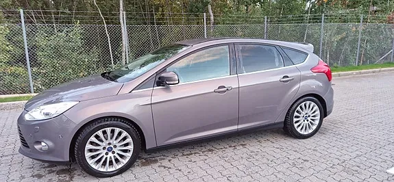 Ford Focus 2012 photo 2
