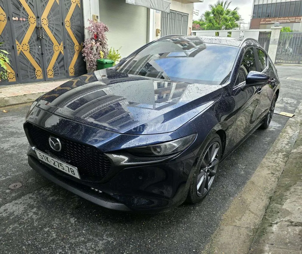 Mazda 3 2022 photo 2