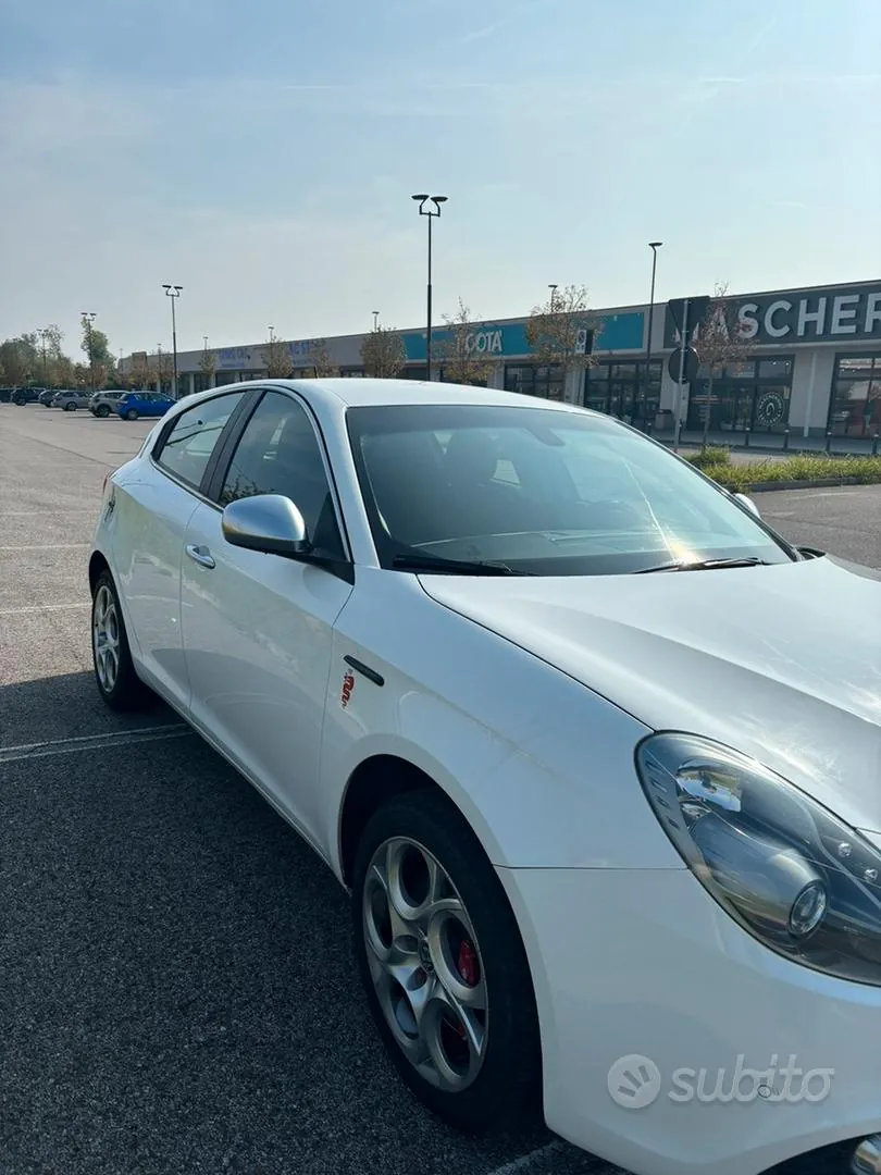 Alfa Romeo Giulietta 2020 photo 2