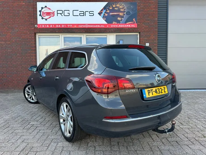 Opel Astra 2014 photo 2