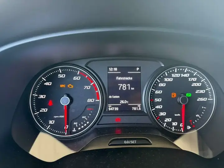 Seat Leon 2019 photo 2