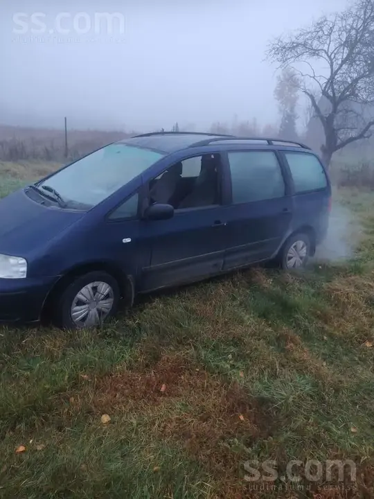 Volkswagen Sharan 2001 photo 2
