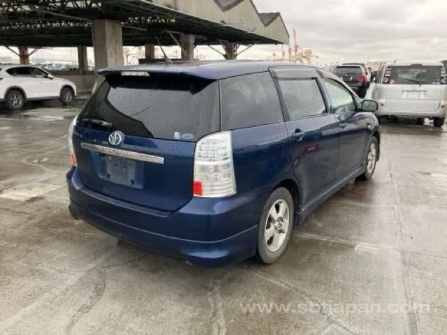 Toyota Wish 2003 photo 4