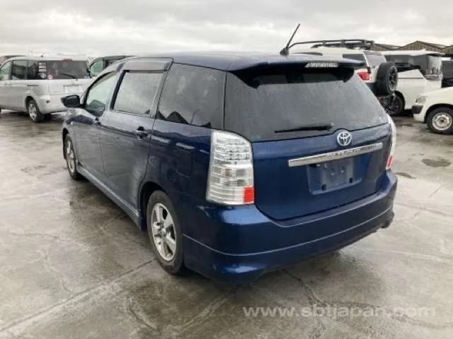 Toyota Wish 2003 photo 3